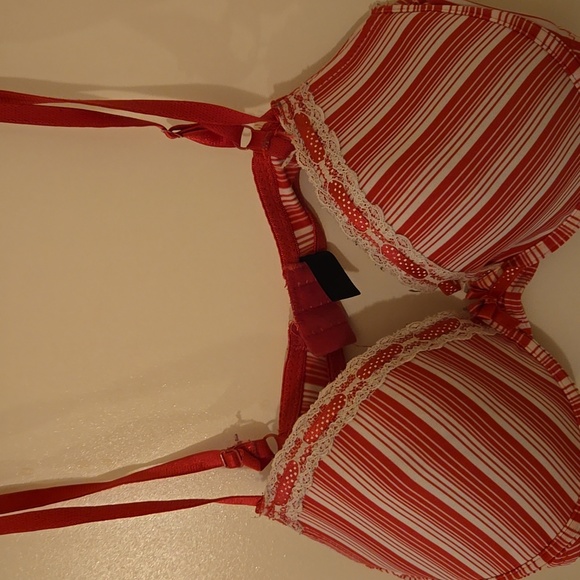 Pink Bra - Picture 2 of 3